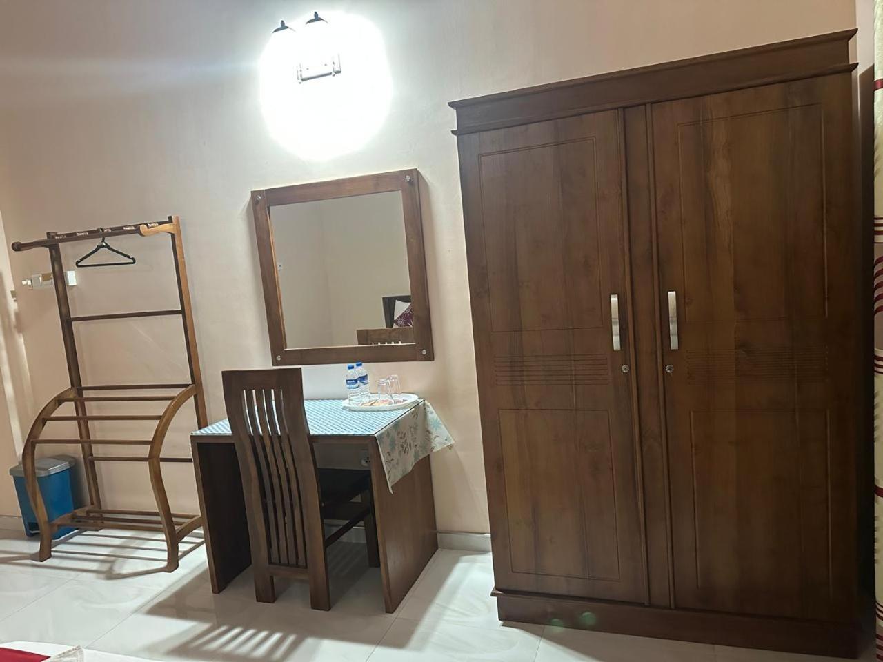 Lahiru Airport Villa Andiambalama Εξωτερικό φωτογραφία