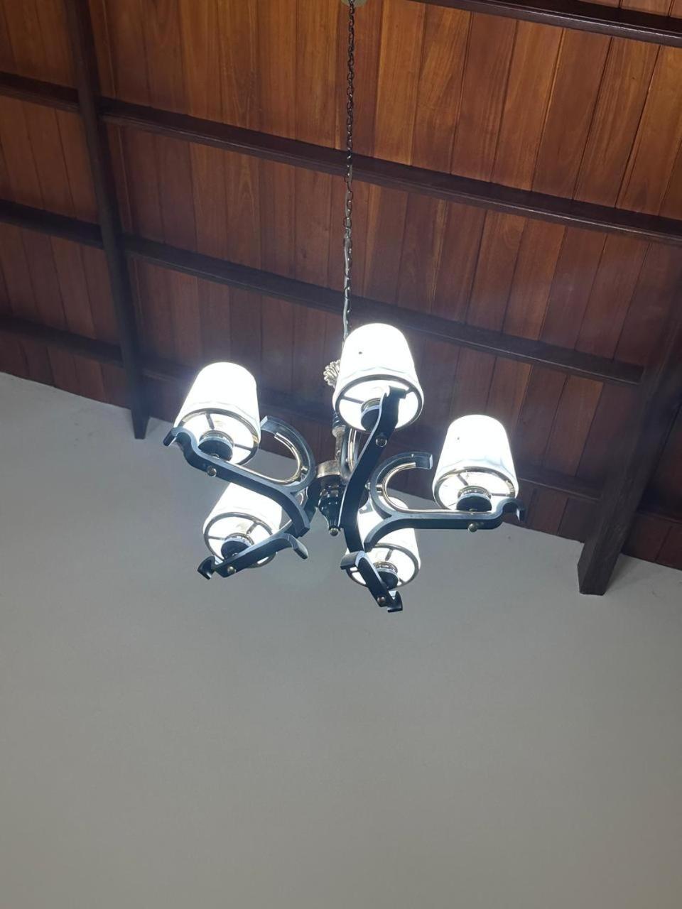 Lahiru Airport Villa Andiambalama Εξωτερικό φωτογραφία