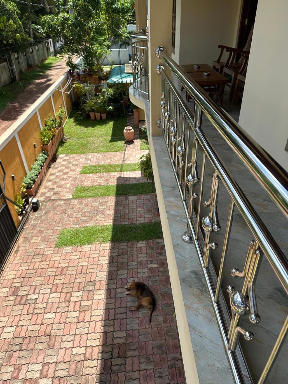 Lahiru Airport Villa Andiambalama Εξωτερικό φωτογραφία