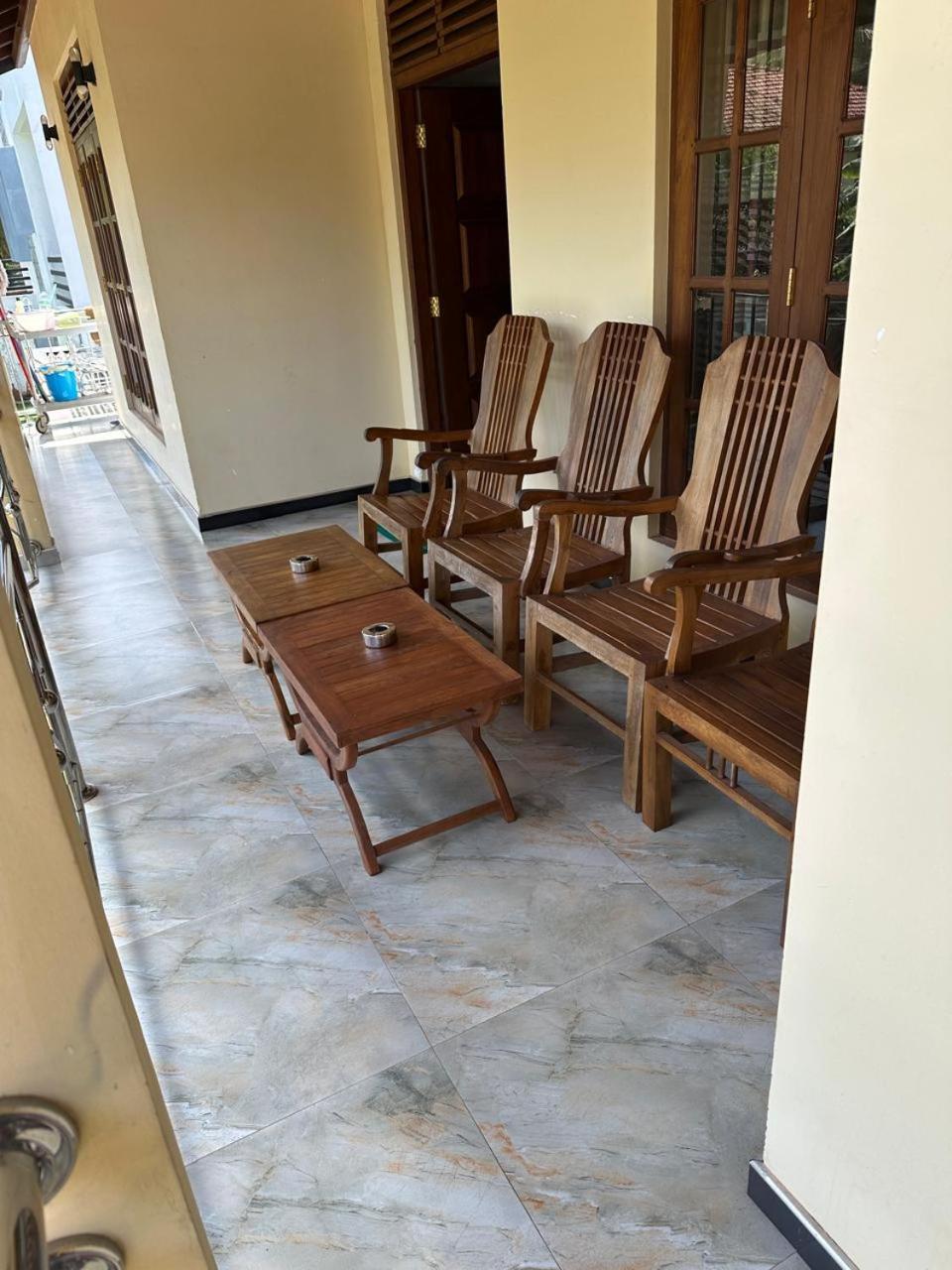 Lahiru Airport Villa Andiambalama Εξωτερικό φωτογραφία