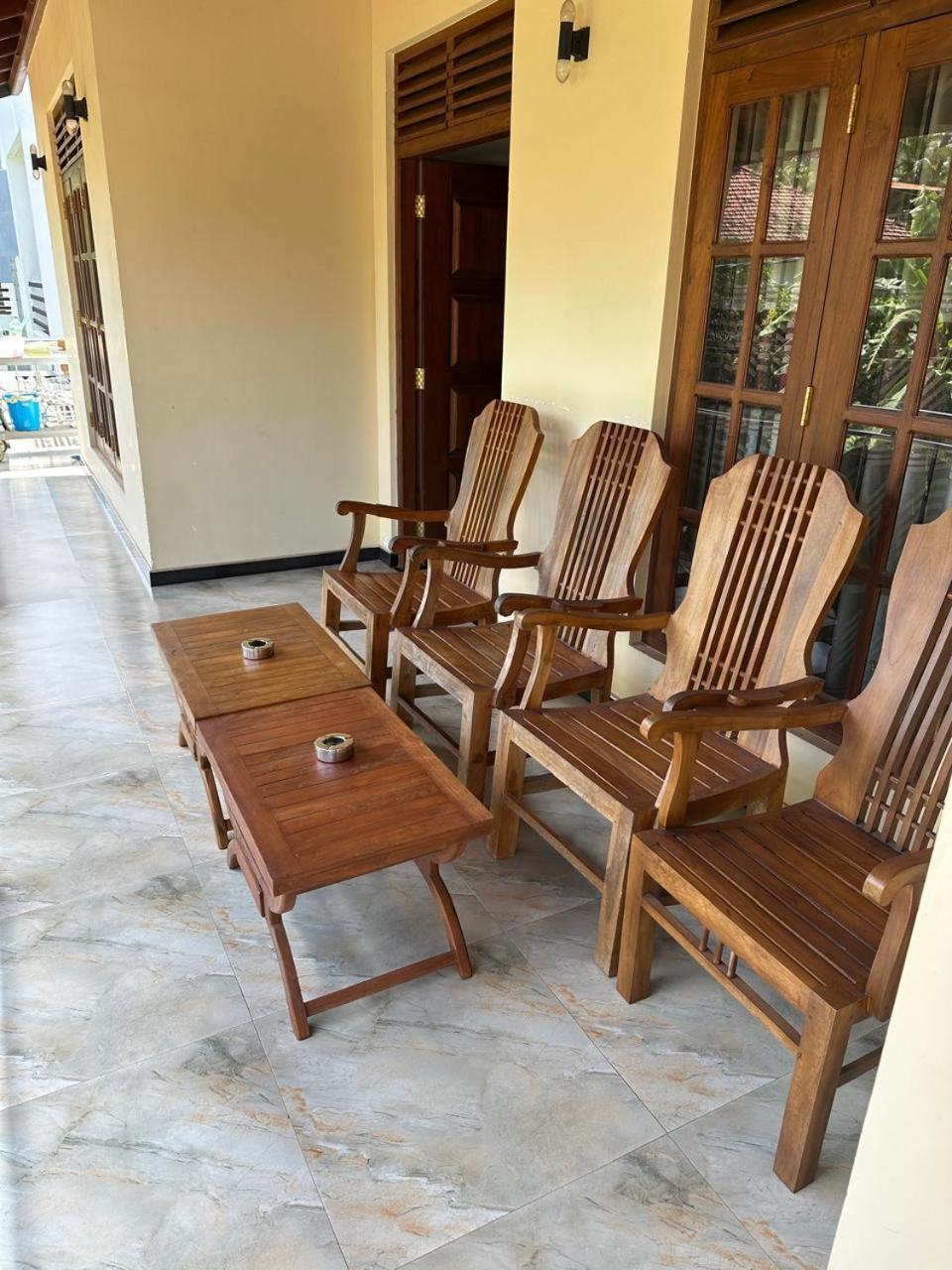 Lahiru Airport Villa Andiambalama Εξωτερικό φωτογραφία
