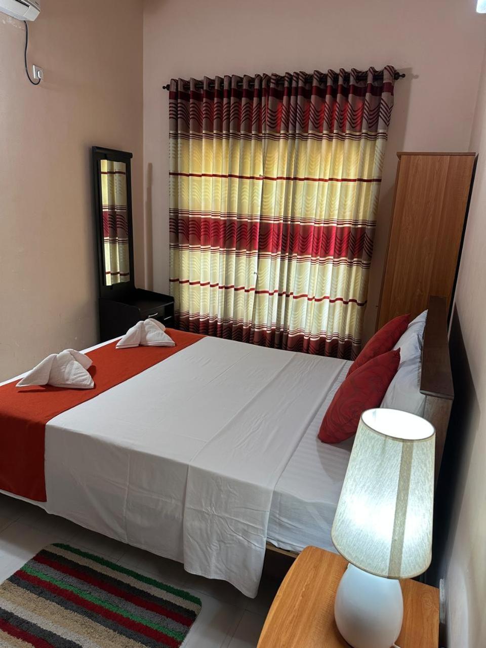 Lahiru Airport Villa Andiambalama Εξωτερικό φωτογραφία