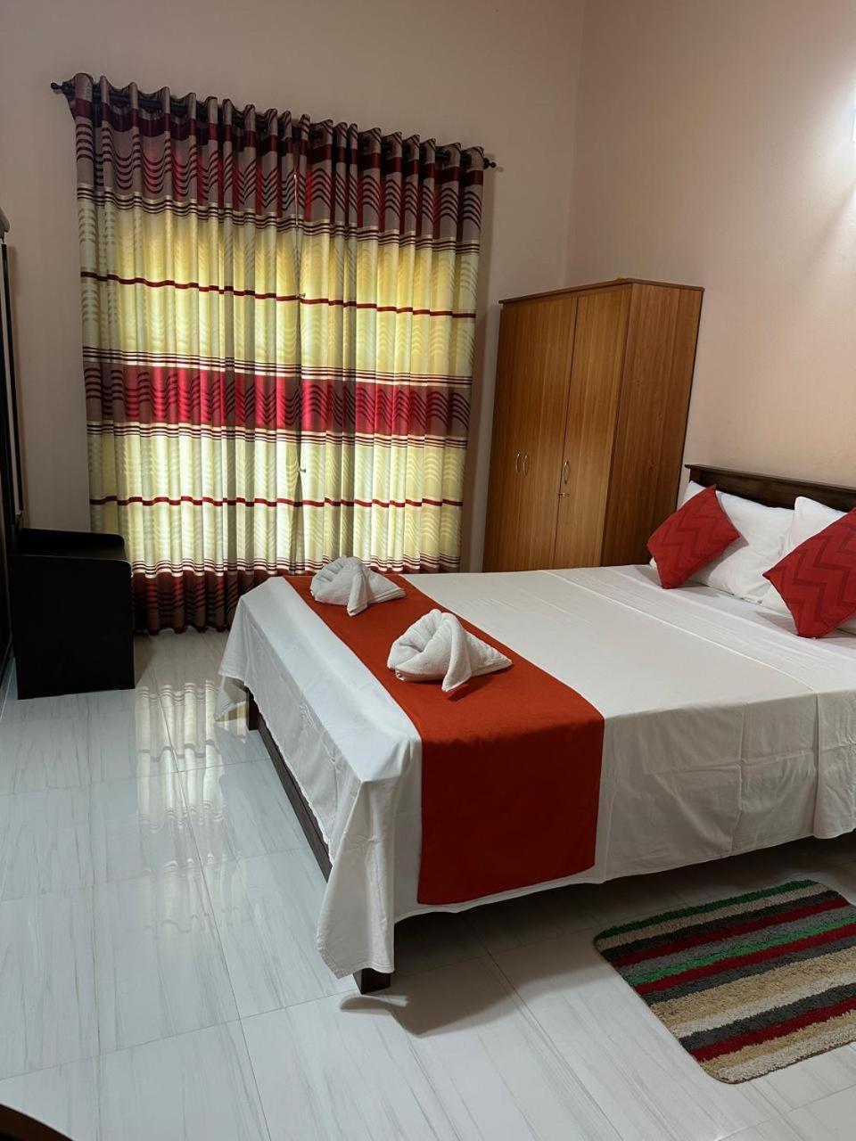 Lahiru Airport Villa Andiambalama Εξωτερικό φωτογραφία